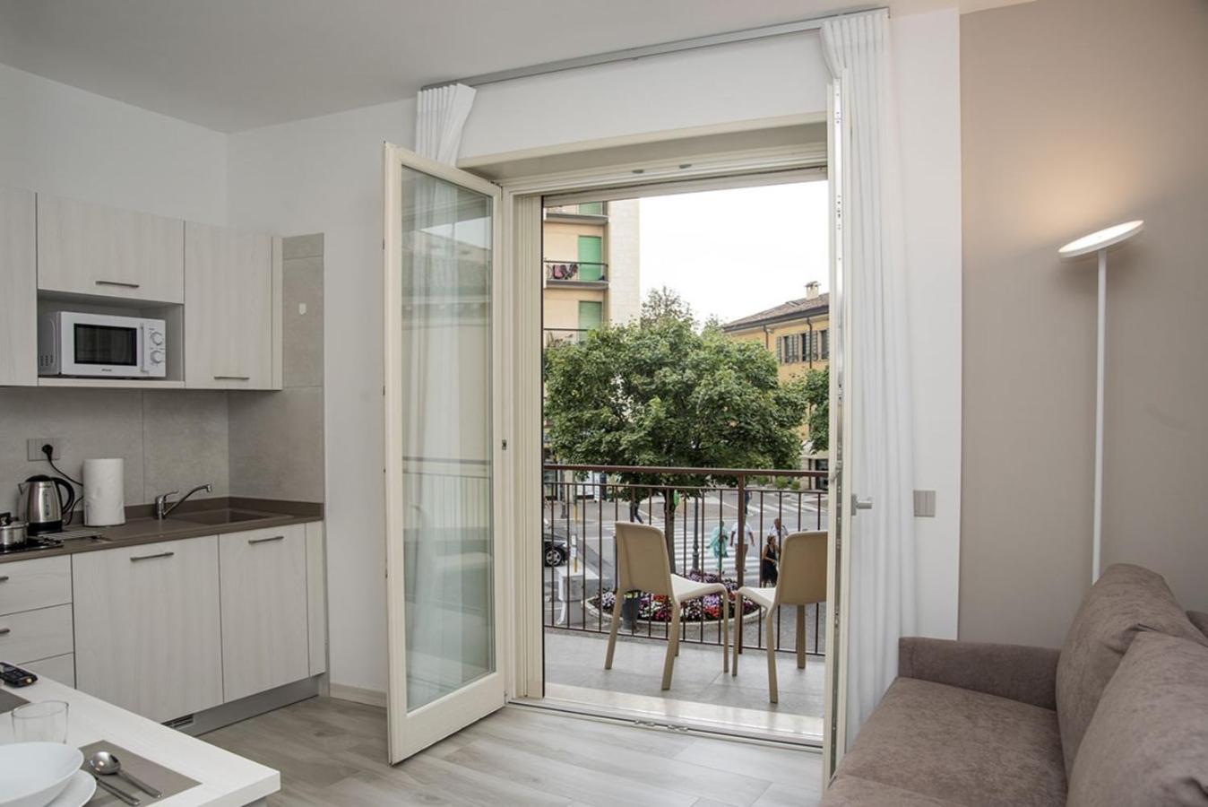 Camelot Appartamenti - Business E Holiday Сан-Мартино-Буон-Альберго Экстерьер фото