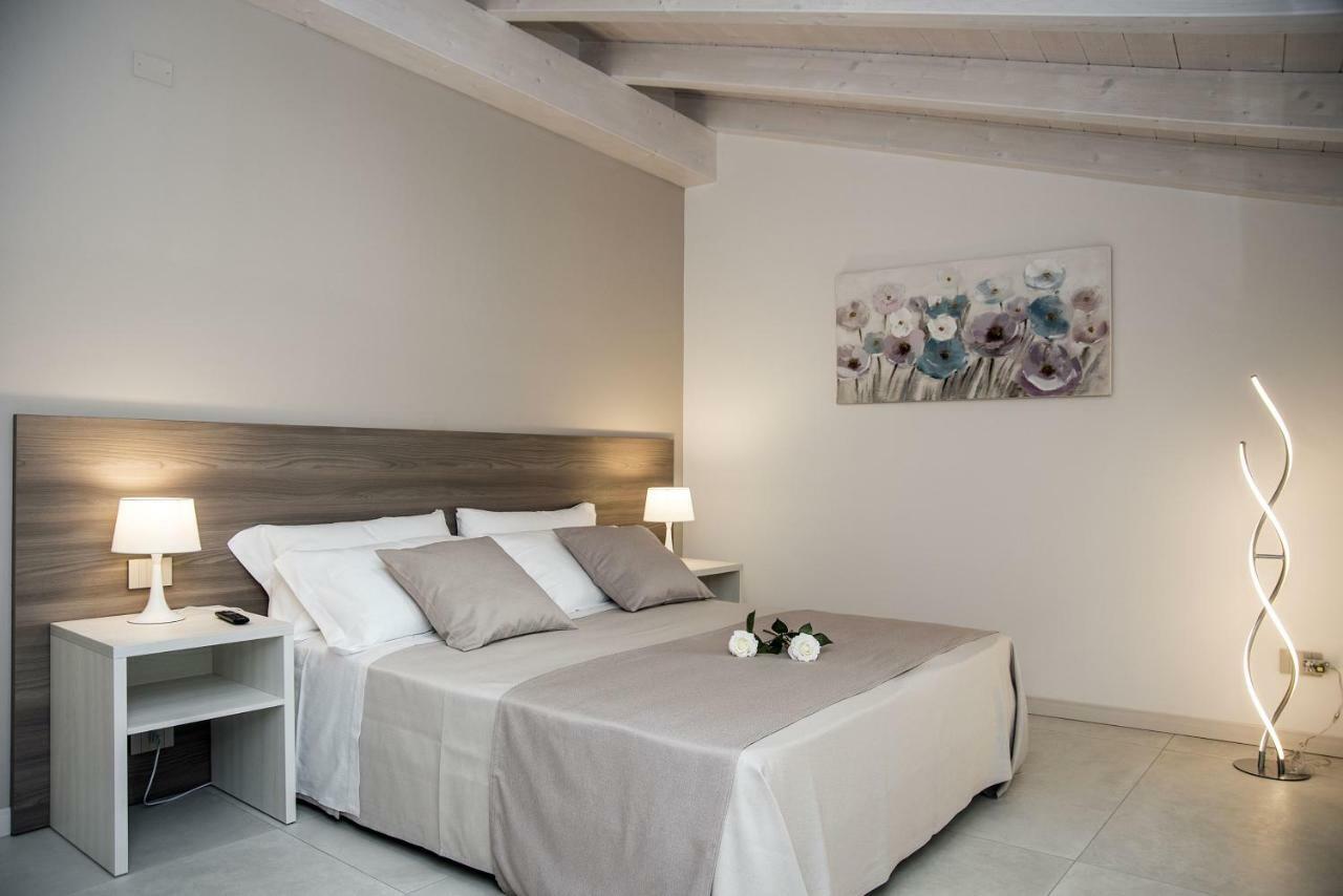 Camelot Appartamenti - Business E Holiday Сан-Мартино-Буон-Альберго Экстерьер фото