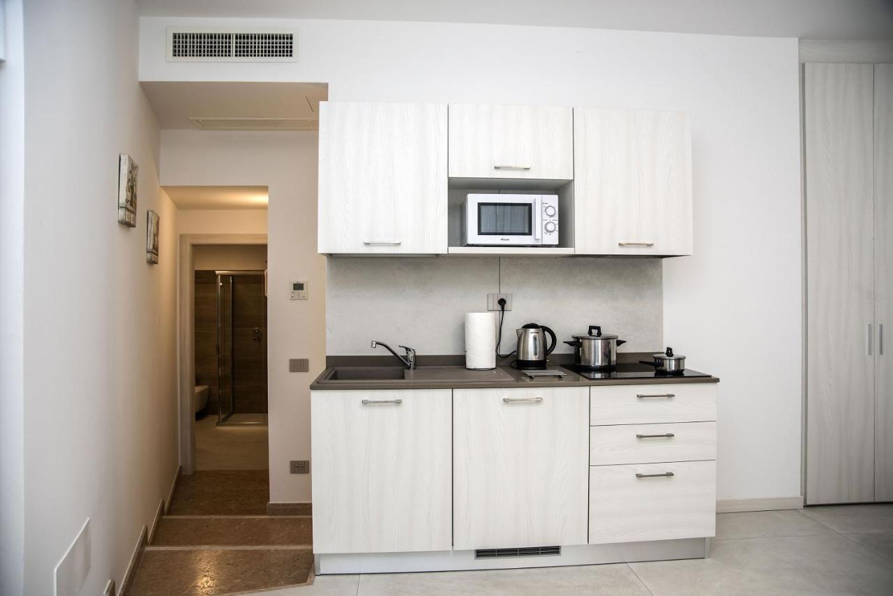 Camelot Appartamenti - Business E Holiday Сан-Мартино-Буон-Альберго Экстерьер фото
