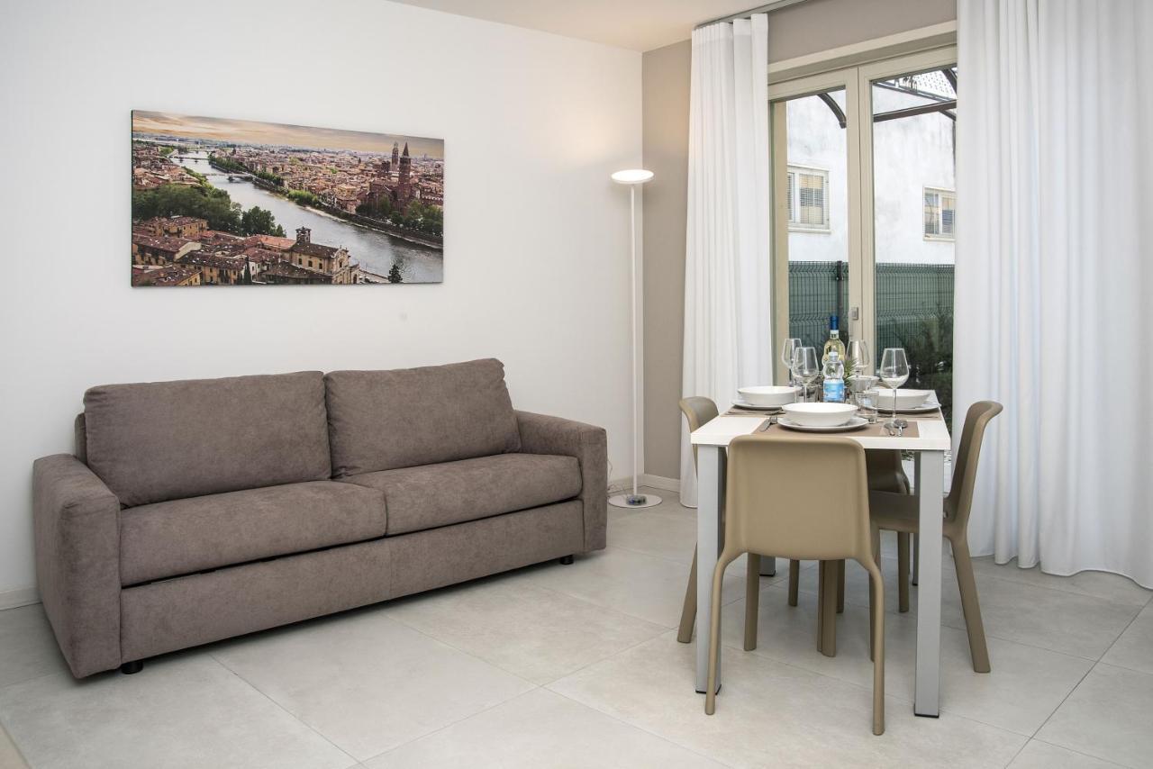 Camelot Appartamenti - Business E Holiday Сан-Мартино-Буон-Альберго Экстерьер фото